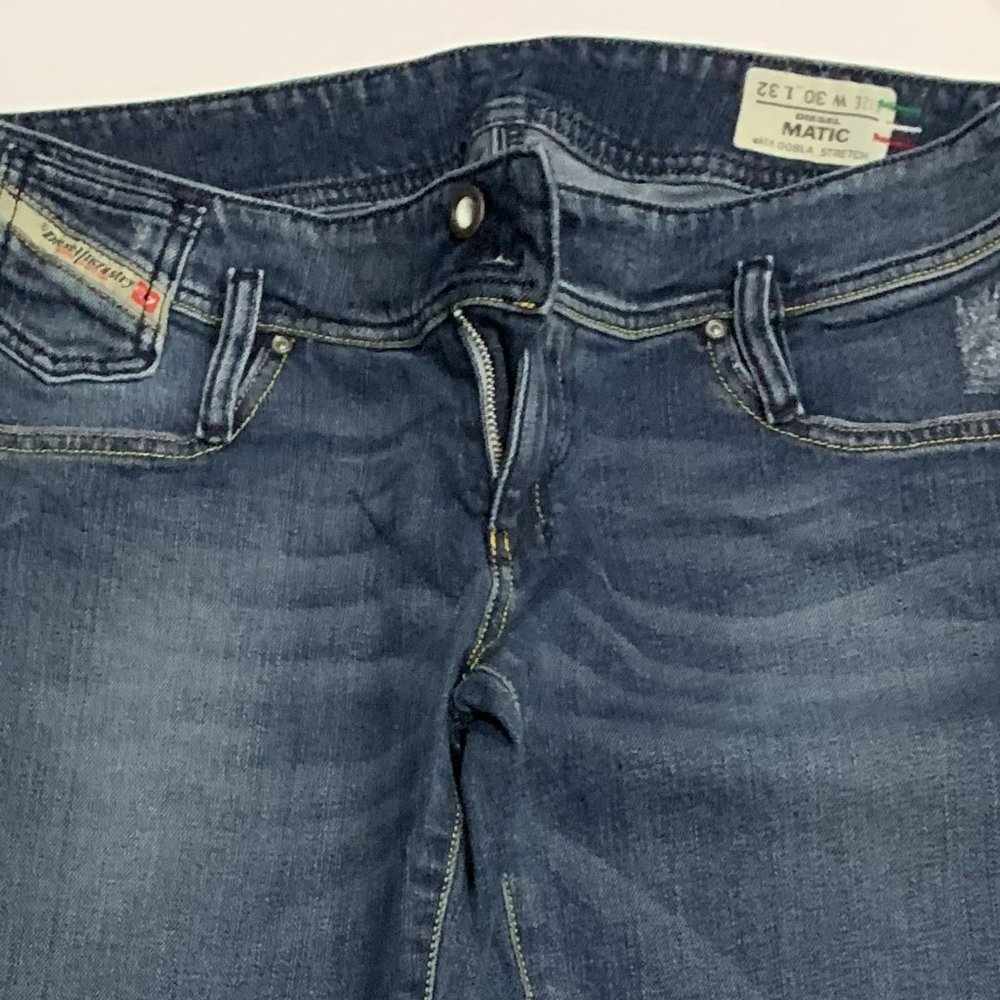 Pre-Loved DIESEL JEANS SIZE 30